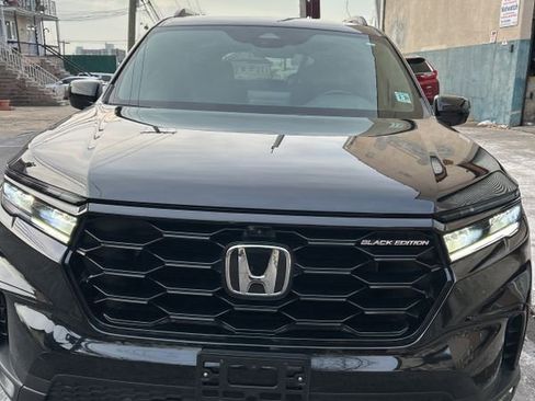 Used 2025 Honda Pilot Black Edition image 20