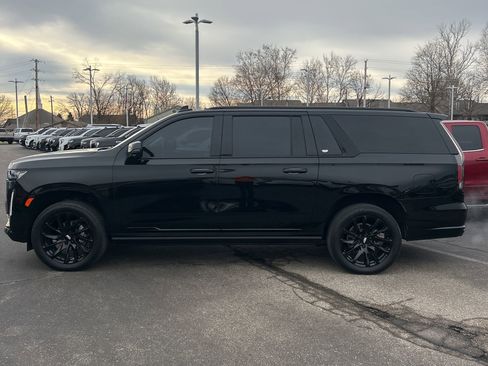 Used 2024 Cadillac Escalade ESV Sport Platinum w/ LPO, ONYX Package image 2