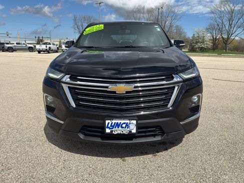 Used 2023 Chevrolet Traverse LT image 8