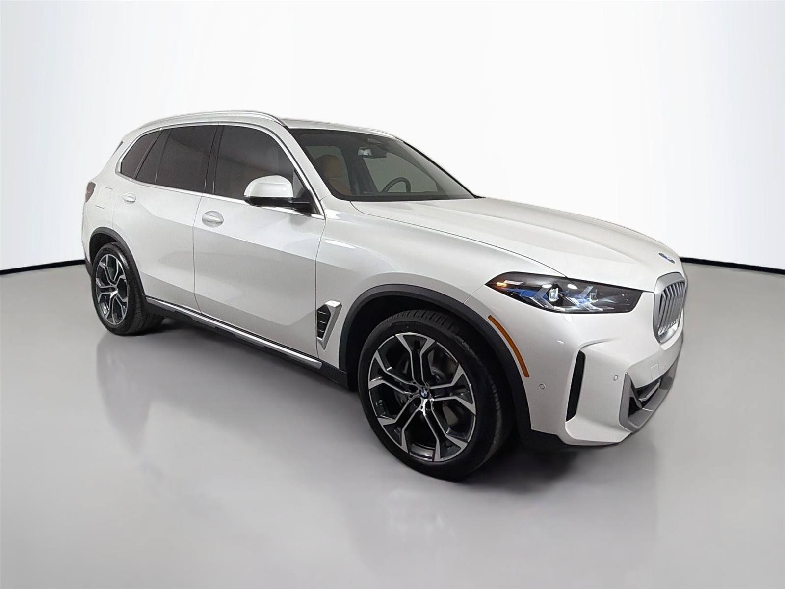 New 2026 BMW X5 xDrive50e AWD/4WD image 3