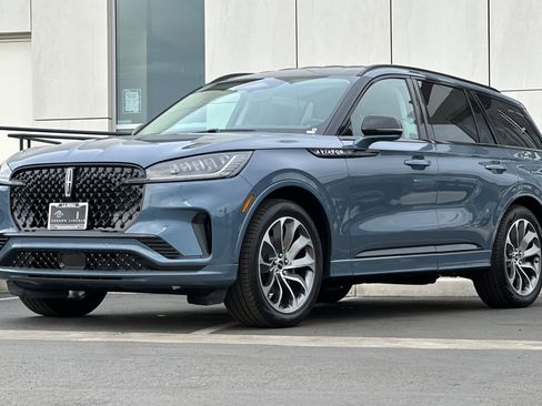 New 2026 Lincoln Aviator Premiere w/ Jet Appearance Package image 7