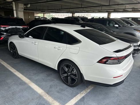 Used 2023 Honda Accord Sport image 2