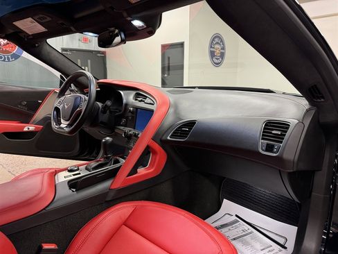 Used 2015 Chevrolet Corvette Z06 w/ 3LZ Preferred Equipment Group image 34