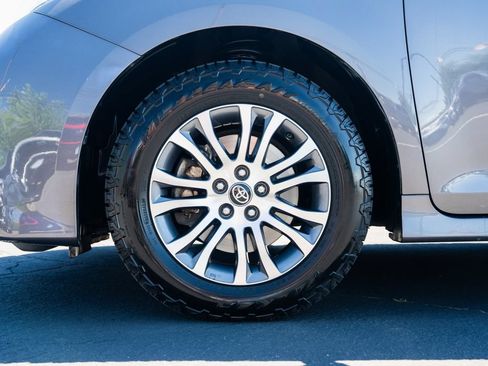 Used 2020 Toyota Sienna XLE FWD image 8