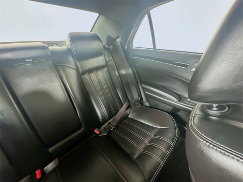 Used 2023 Chrysler 300 S image 14