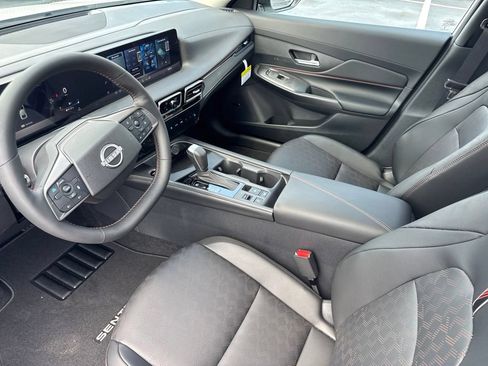 New 2026 Nissan Sentra SR w/ SR Premium Package FWD image 10