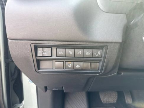 Used 2024 Toyota Tundra Platinum AWD/4WD image 27