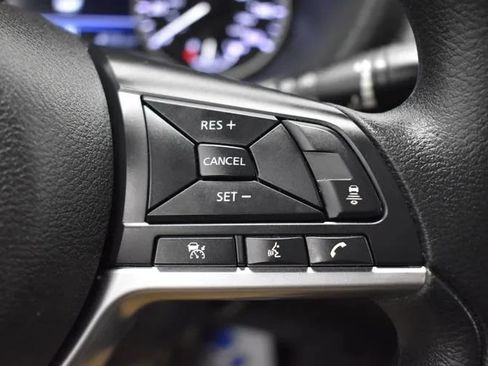 Used 2025 Nissan Sentra SV FWD image 22