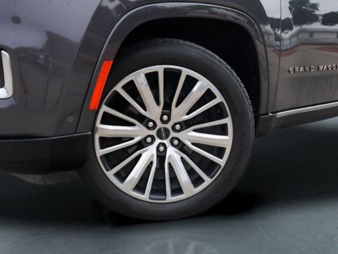 Used 2022 Jeep Grand Wagoneer Series III w/ Flexible Seating Group AWD/4WD image 4