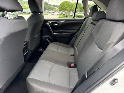 Used 2025 Toyota RAV4 XLE AWD/4WD image 10
