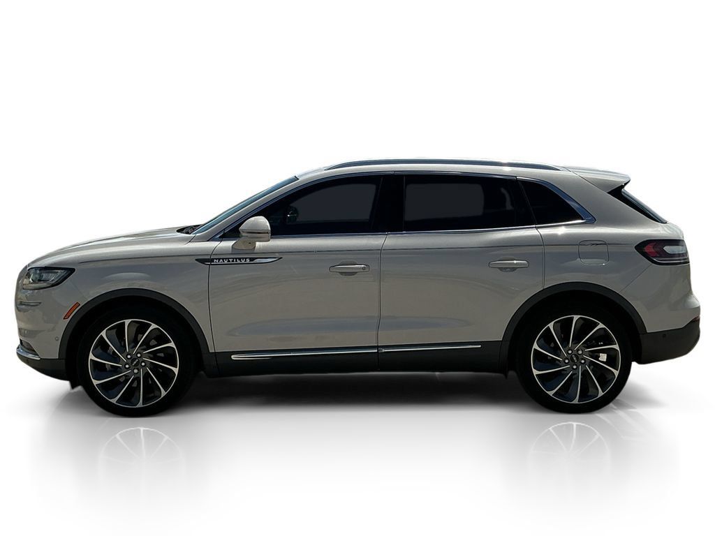 Used 2023 Lincoln Nautilus Reserve w/ Equipment Group 201A FWD image 4