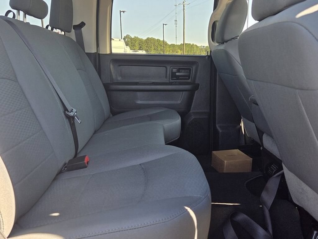 Used 2016 RAM 3500 Tradesman w/ Chrome Appearance Group RWD image 14
