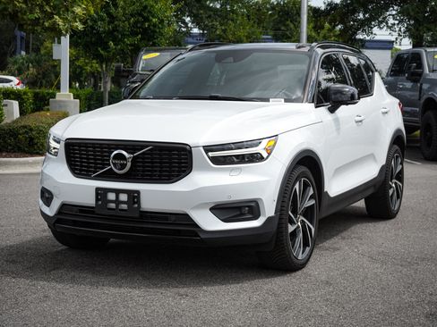 Used 2021 Volvo XC40 T5 R-Design w/ Advanced Package AWD/4WD image 5