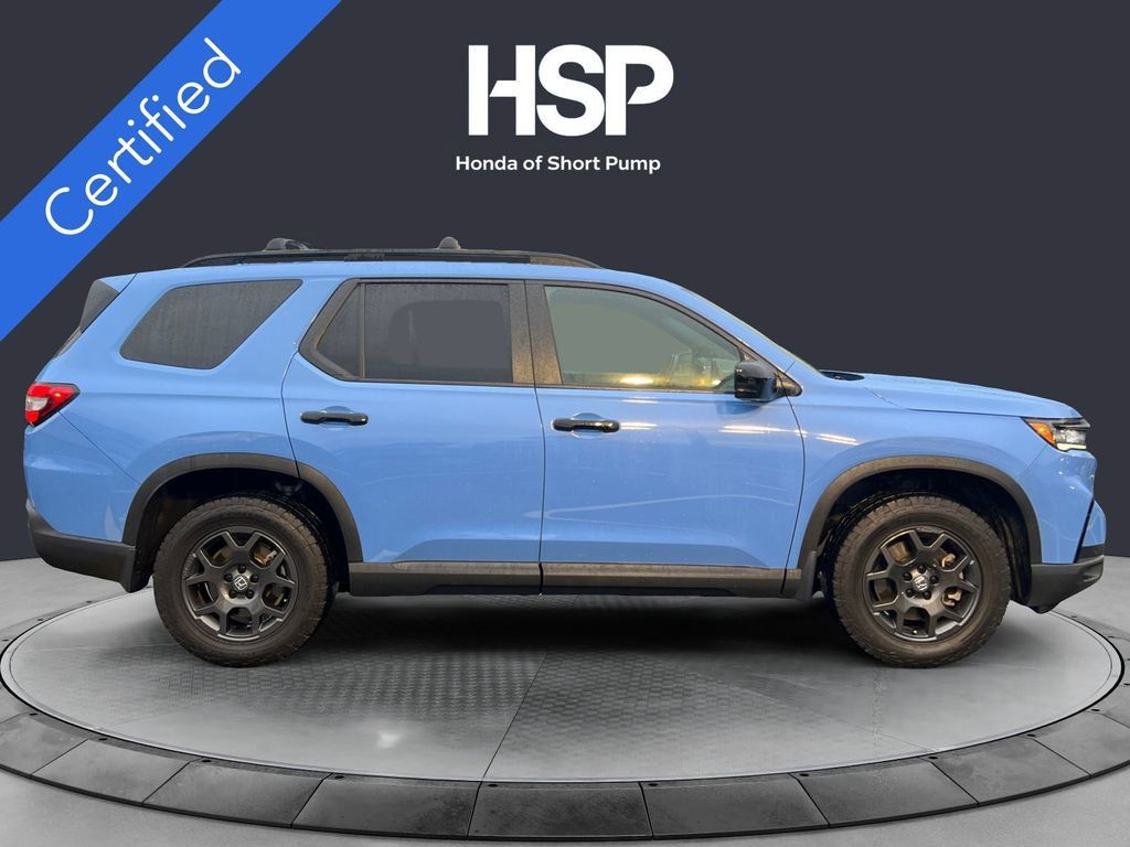 Used 2025 Honda Pilot TrailSport image 6
