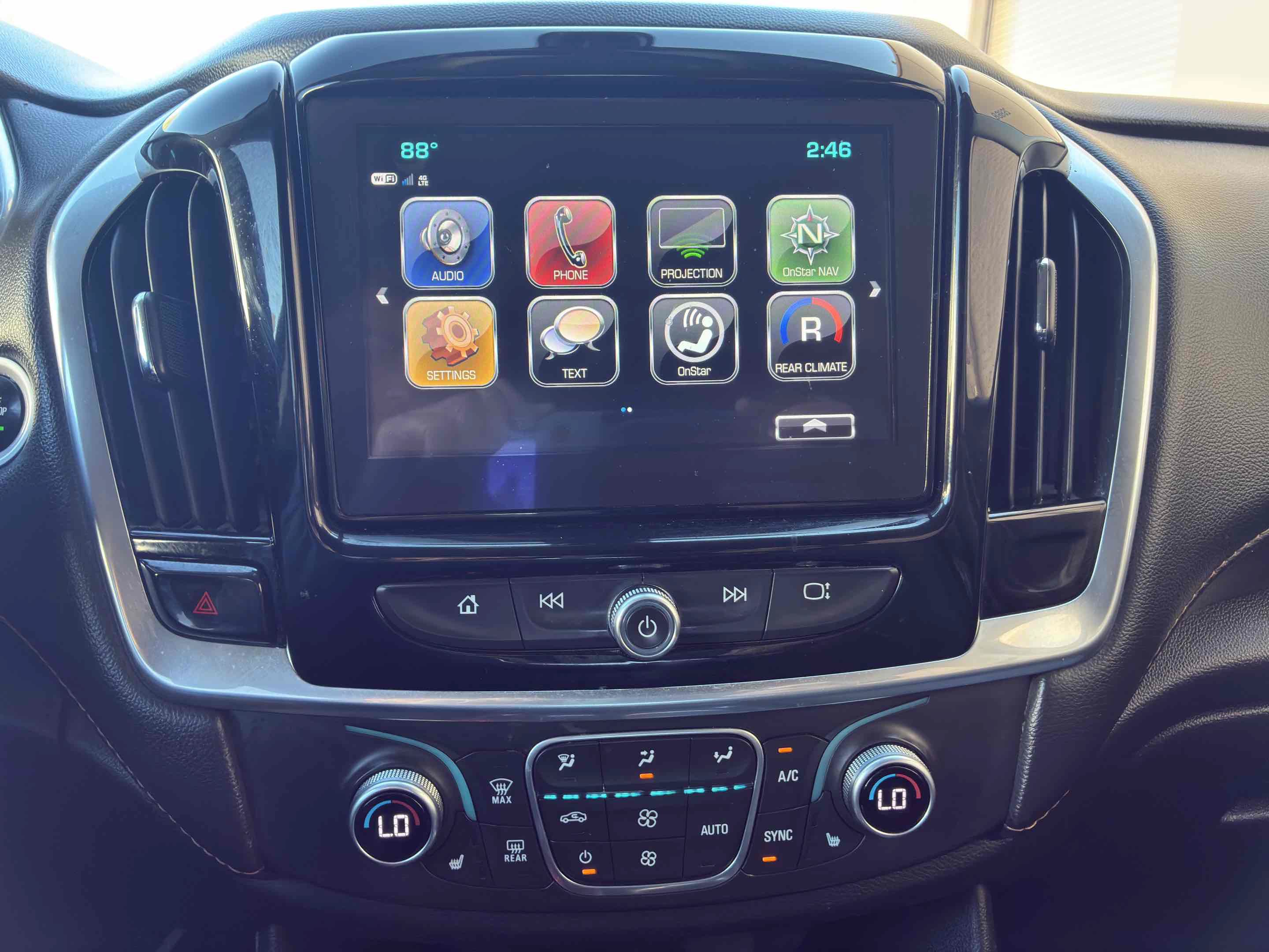 Used 2019 Chevrolet Traverse LT FWD image 25