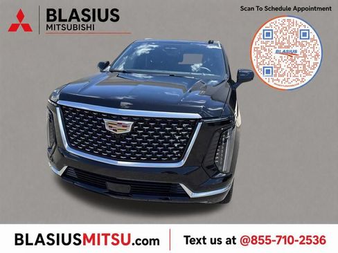 Used 2026 Cadillac Escalade Luxury AWD/4WD image 8