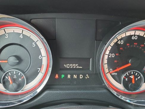 Used 2018 Dodge Grand Caravan SXT w/ Driver Convenience Group image 30