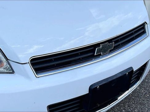 Used 2011 Chevrolet Impala LT w/ Luxury Edition Package FWD image 33