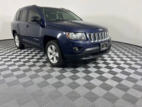 Used 2016 Jeep Compass Sport w/ Power Value Group AWD/4WD image 2