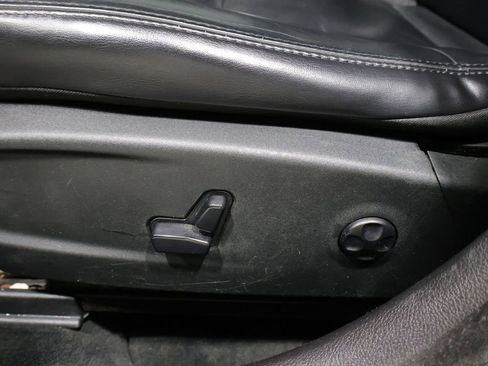Used 2013 Chrysler 300 RWD image 12