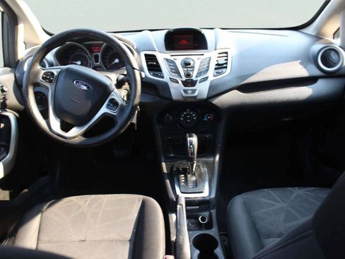 Used 2011 Ford Fiesta SE w/ 203A Rapid Spec Order Code FWD image 8