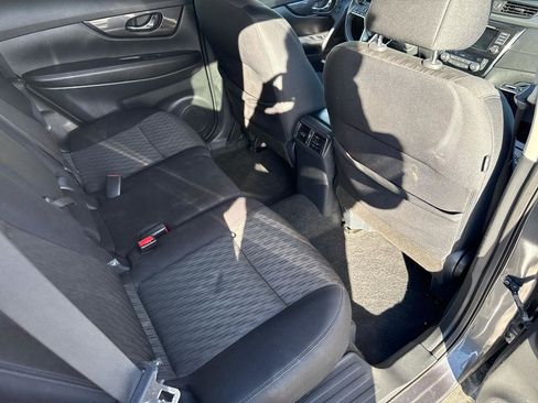 Used 2018 Nissan Rogue SV image 22