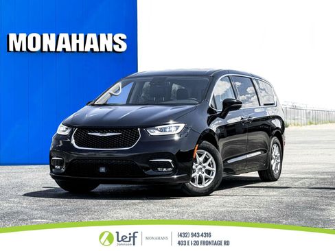 Used 2024 Chrysler Pacifica Touring-L FWD image 1
