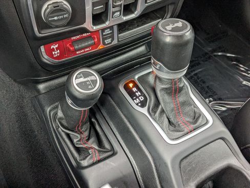 Used 2021 Jeep Wrangler Unlimited Rubicon AWD/4WD image 28