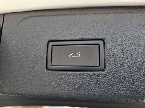 Used 2022 Volkswagen Atlas SE image 26