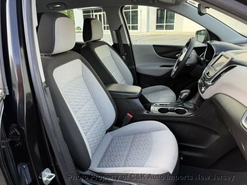Used 2022 Chevrolet Equinox LS FWD image 12