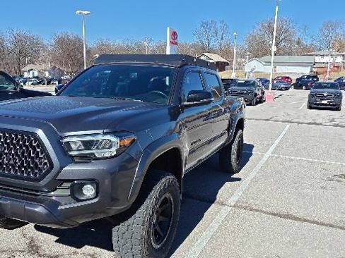 Used 2021 Toyota Tacoma Limited w/ Nightshade Package image 15