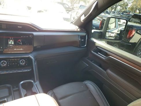 Used 2025 GMC Sierra 2500 Denali w/ Denali Reserve Package image 15