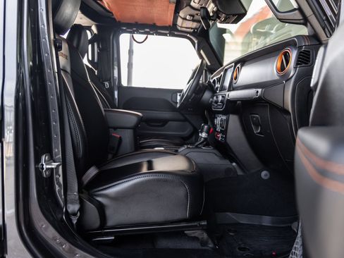 Used 2021 Jeep Gladiator Mojave AWD/4WD image 39