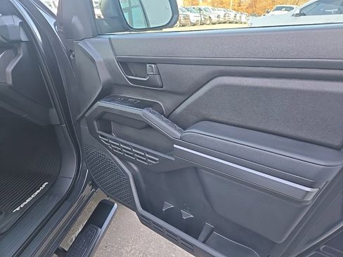 Used 2025 Toyota Tacoma SR5 image 77