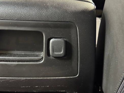 Used 2017 GMC Sierra 1500 Denali w/ Denali Ultimate Package AWD/4WD image 22