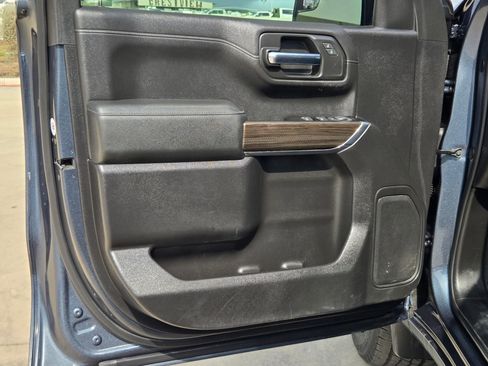 Used 2019 Chevrolet Silverado 1500 LT w/ Texas Edition image 11