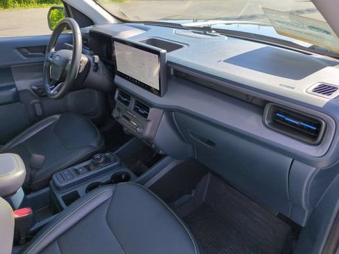 Certified 2025 Ford Maverick Lobo AWD/4WD image 36