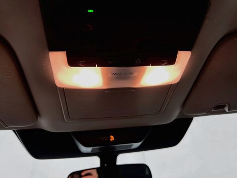 Used 2025 Nissan Pathfinder SV FWD image 21