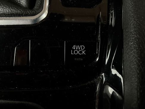 Used 2025 Jeep Compass Limited AWD/4WD image 23