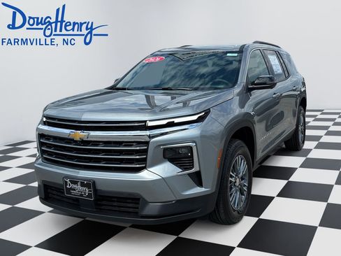New 2026 Chevrolet Traverse LT w/ Driver Confidence Package FWD image 1