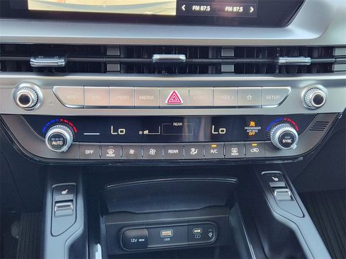 New 2025 Kia Telluride S image 14