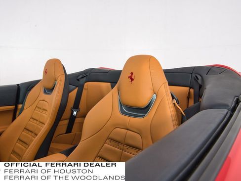 Used 2019 Ferrari Portofino image 35