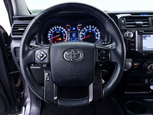 Used 2018 Toyota 4Runner TRD Off-Road Premium AWD/4WD image 24