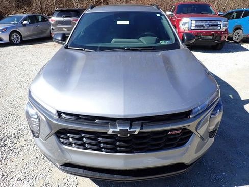 Used 2025 Chevrolet Trax RS image 8