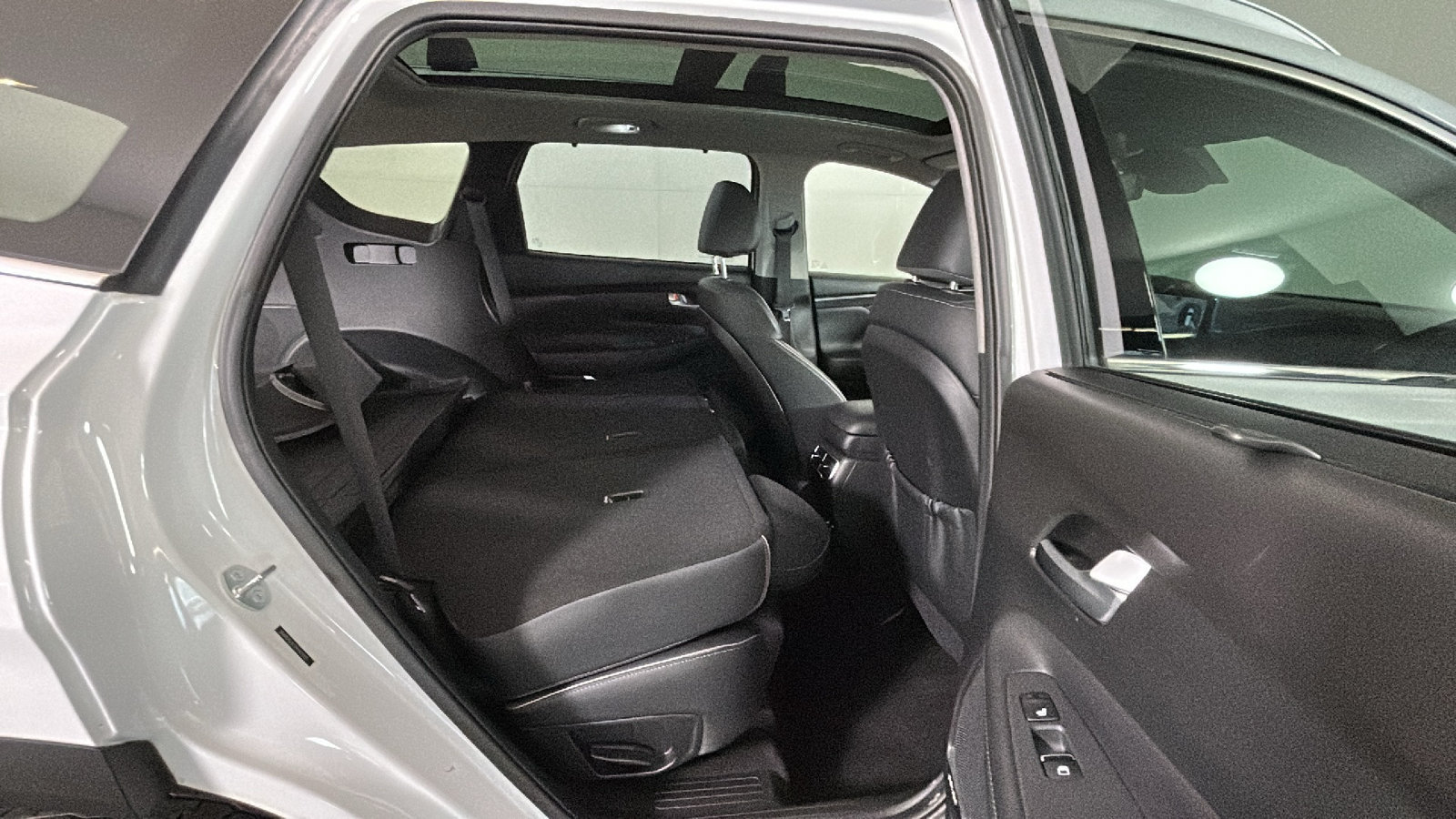 Used 2023 Hyundai Santa Fe Limited AWD/4WD image 34