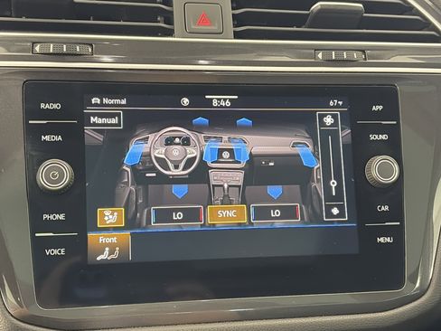 Used 2023 Volkswagen Tiguan SE w/ Panoramic Sunroof Package AWD/4WD image 22