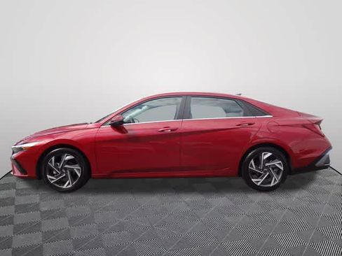 Used 2024 Hyundai Elantra Limited FWD image 2