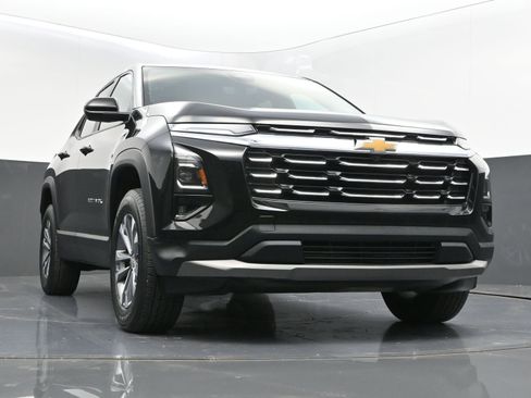 Used 2025 Chevrolet Equinox LT w/ Safety and Technology Package image 35