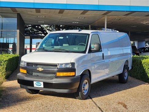 New 2025 Chevrolet Express 3500 Extended w/ Driver Convenience Package image 4