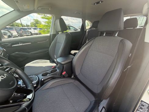Used 2025 Kia Seltos S AWD/4WD image 10
